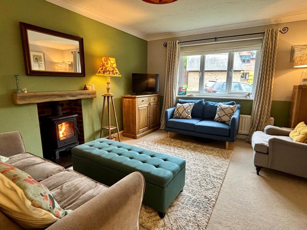 Irving Way, Marlborough, SN8 1UE 4 bed detached house for sale £550,000