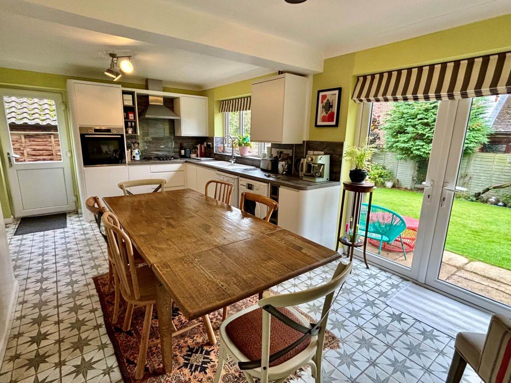 Irving Way, Marlborough, SN8 1UE 4 bed detached house for sale £550,000
