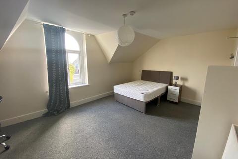 1 bedroom in a house share to rent, Gwydr Cres, Swansea