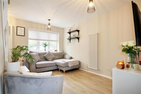 2 bedroom terraced house for sale, Broomfield Avenue, Turnford