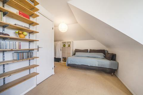 Studio for sale, Queensmere Road, London SW19