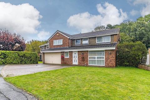 5 bedroom detached house for sale, Fairlawn, Swindon SN3