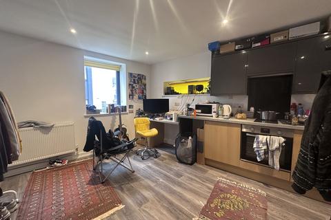 Studio to rent, Marvell House Deluxe Studios