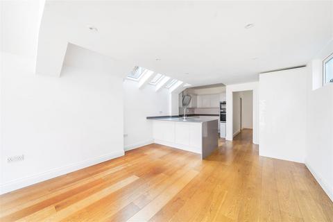 4 bedroom end of terrace house to rent, Gibbon Road, Kingston Upon Thames KT2