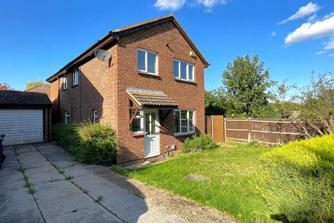 4 bedroom detached house to rent, Campbell Close, Hitchin, SG4