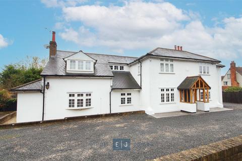 4 bedroom detached house for sale, London Road, Ongar CM5