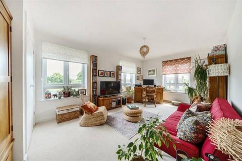 2 bedroom apartment for sale, Flat 11, 23 Orchard Farm Avenue, East Molesey