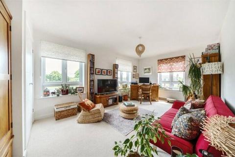 2 bedroom apartment for sale, Flat 11, 21 Orchard Farm Avenue, East Molesey