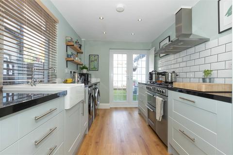 3 bedroom house for sale, Thurlow Road, Worthing