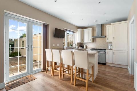 6 Manor Road, Worcester, WR2 4PD