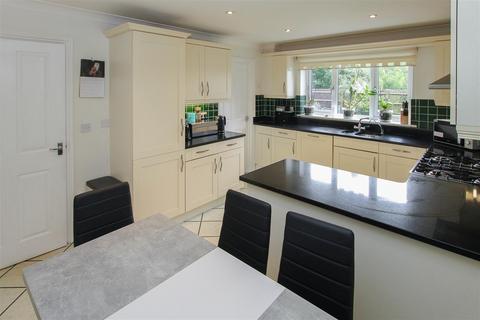 5 bedroom detached house for sale, Mill Grove, Ongar