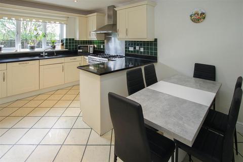 5 bedroom detached house for sale, Mill Grove, Ongar