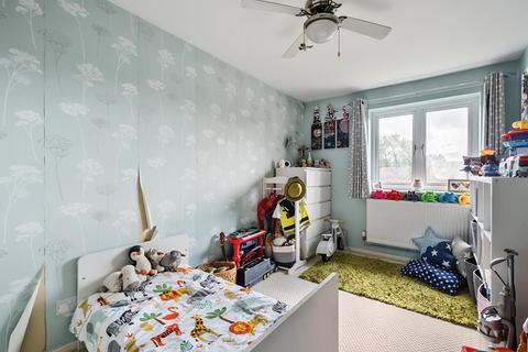 12 Cheam Close, Tadworth, KT20 5HR