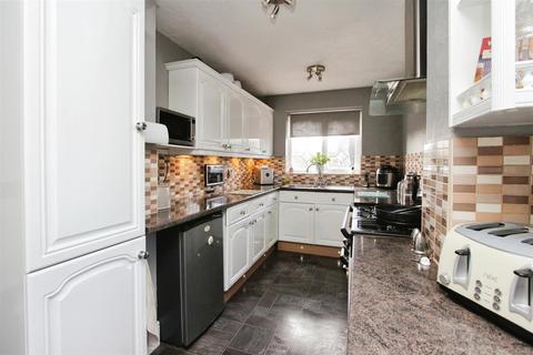 3 bedroom detached house for sale, Donemowe Drive, Kemsley, Sittingbourne