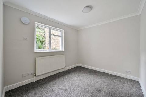 12a Calverley Grove, London, N19 3LG