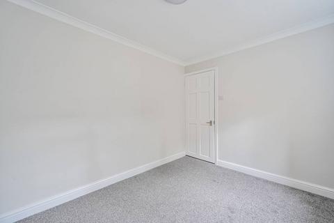 12a Calverley Grove, London, N19 3LG