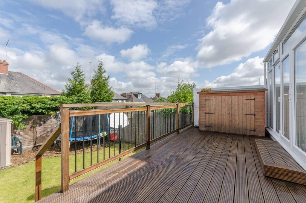 Hollickwood Avenue, Friern 3 bed house to rent £2,500 pcm