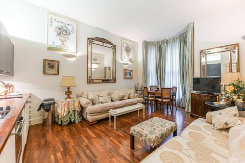 Earls Court Road, High Street Kensington, London, W8