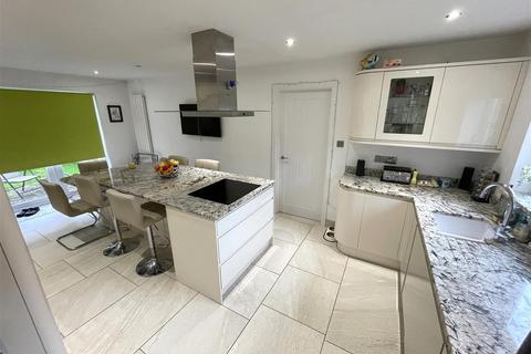 1 Darcey Close, Grange Park, Swindon, SN5 6DZ