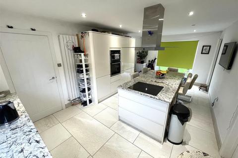 1 Darcey Close, Grange Park, Swindon, SN5 6DZ