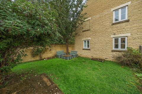 2 bedroom flat for sale, Park View Lane,  Witney,  OX28