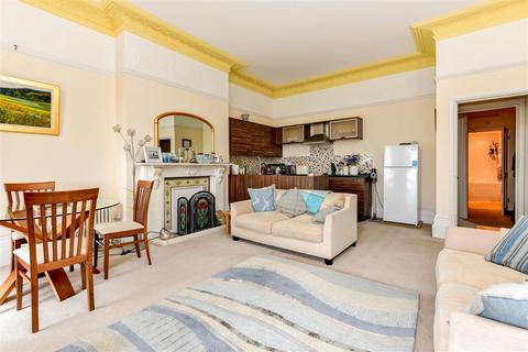 2 bedroom flat for sale, Heene Terrace, Worthing