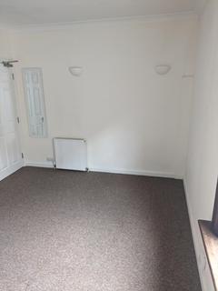 Studio to rent, One bedroom studio flat in Exmouth