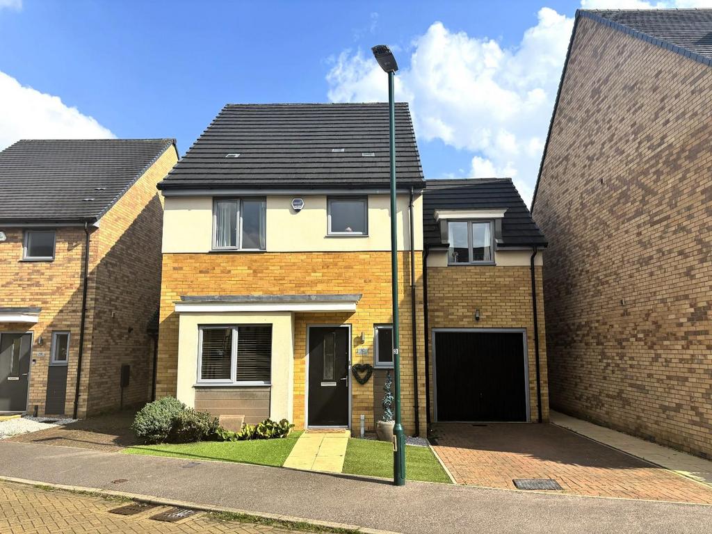 Admiral Drive, Stevenage 4 bed detached house for sale £475,000