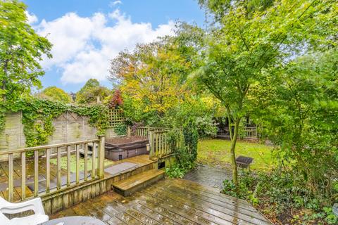 6 New Close, Knebworth, SG3 6NU