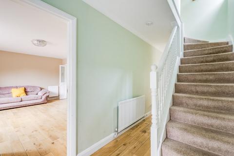 6 New Close, Knebworth, SG3 6NU
