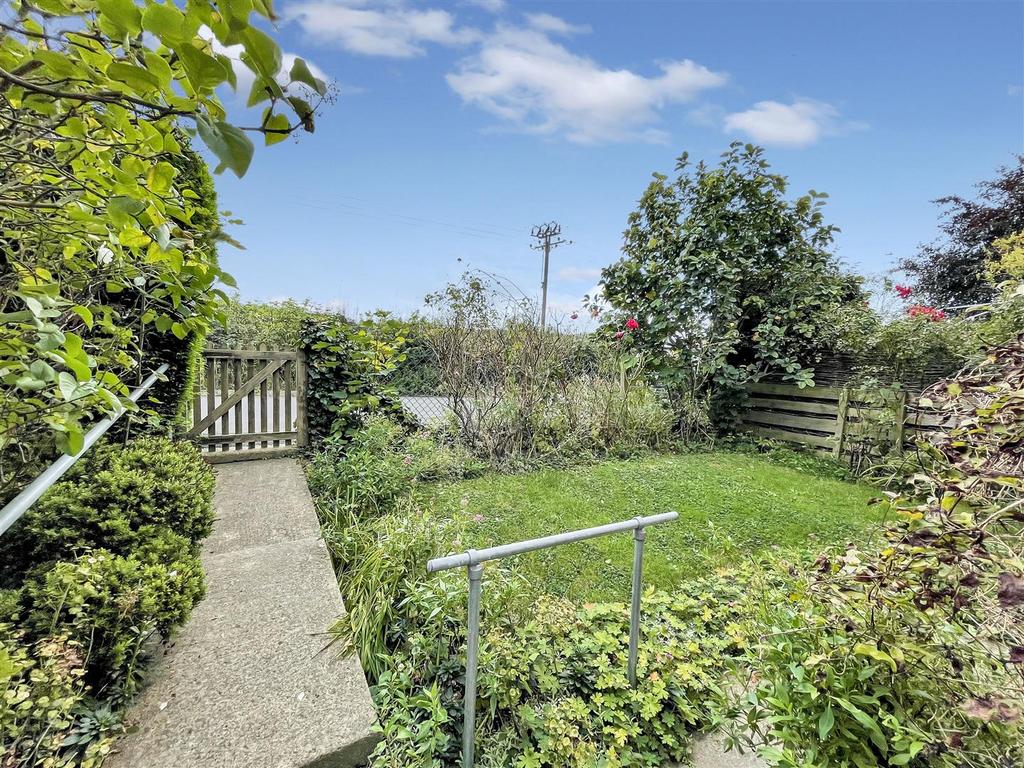 Front garden.JPG