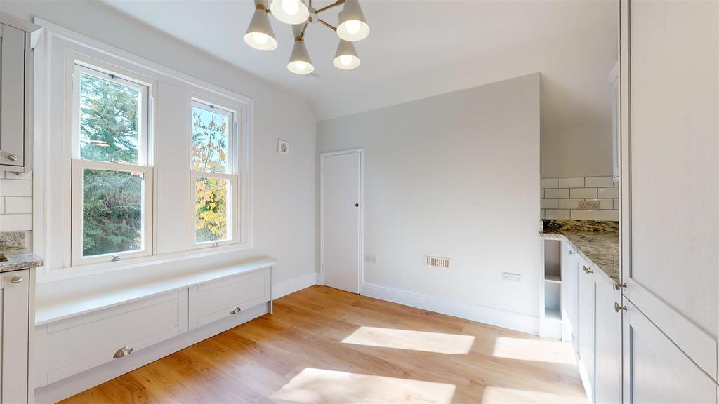 Flat 4 Sydney House 16 Canonbury Kitchen 2.jpg