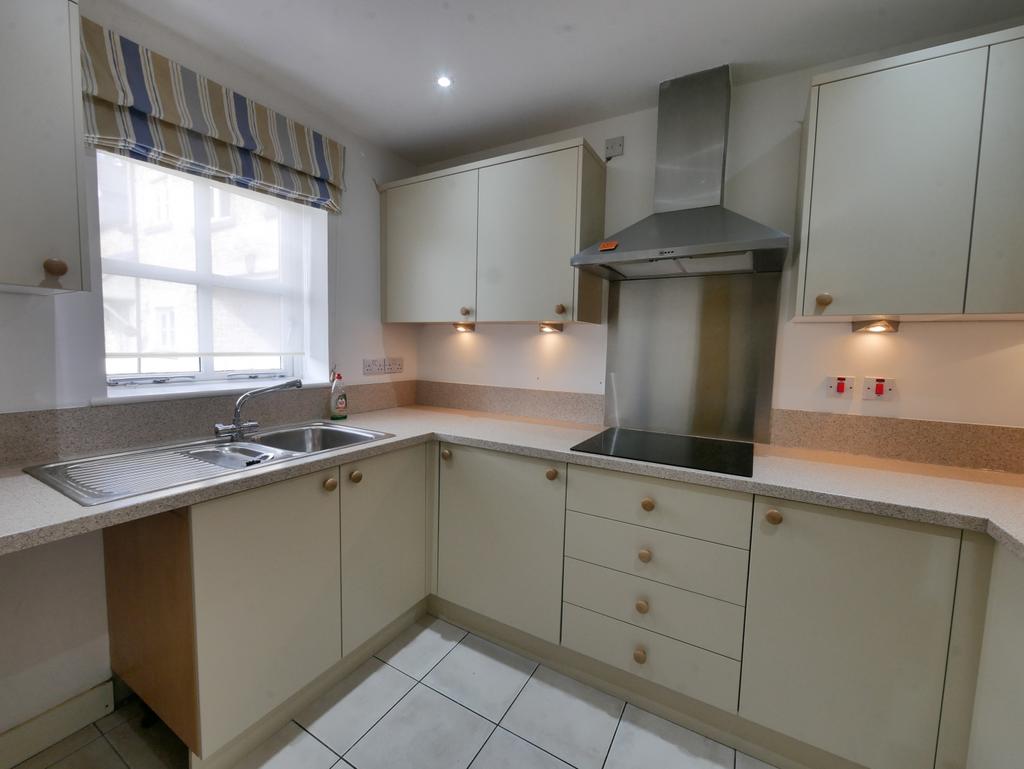 West End, Northleach, GL54 2 bed end of terrace house to rent £1,200