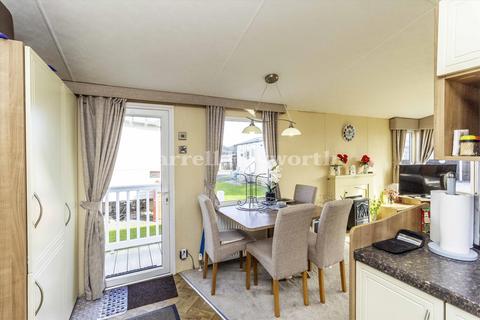 2 bedroom property for sale, Moneyclose Lane, Morecambe LA3