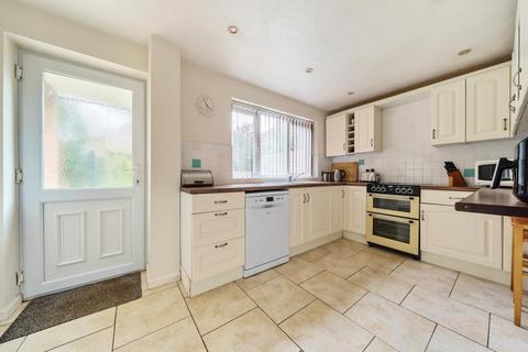 4 bedroom detached house for sale, Banbury,  Oxfordshire,  OX16