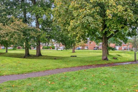 22 Denbigh Road, Thame, OX9 3TL