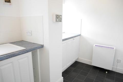 2 bedroom flat to rent, Neville Court, Cumbria LA12