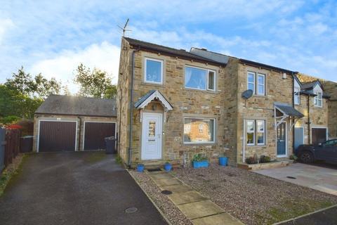 3 bedroom townhouse for sale, Birkdale Court, Keighley BD20