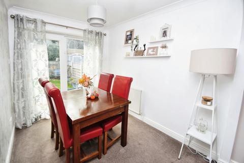 3 bedroom townhouse for sale, Birkdale Court, Keighley BD20