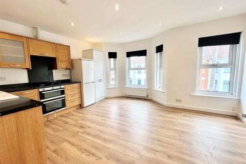 2 bedroom apartment to rent, Washington Avenue, Bournemouth