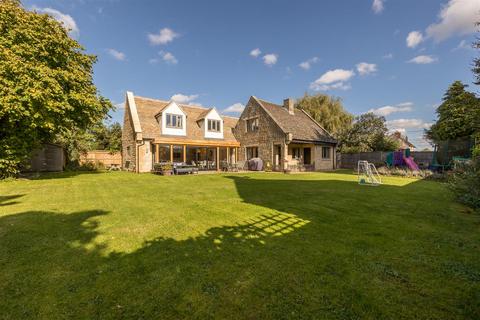 5 bedroom detached house for sale, Northampton Road, Weston On The Green