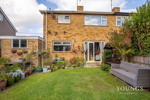 3 bedroom semi-detached house for sale, Warwick Road, Rayleigh, SS6