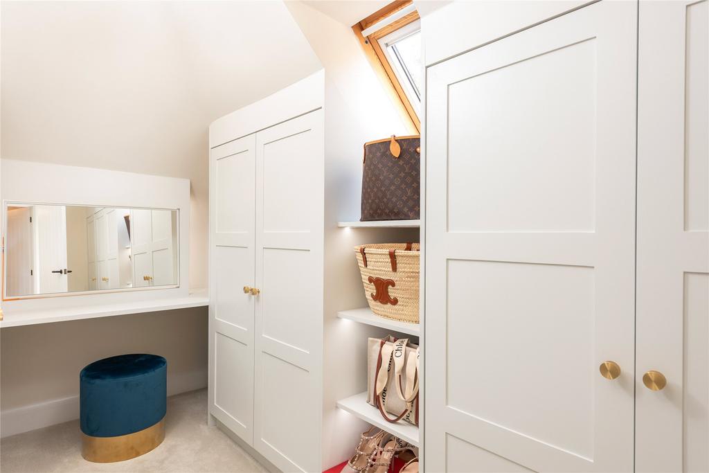 Dressing Rm/Bed 7