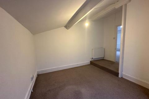 2 bedroom flat to rent, East Street, Crowland PE6