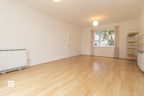 2 bedroom ground floor flat to rent, Forest Court, Severn Grove, Pontcanna