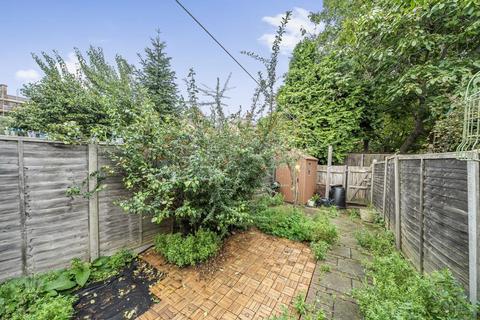 2 bedroom maisonette to rent, Darell Road,  Richmond,  TW9
