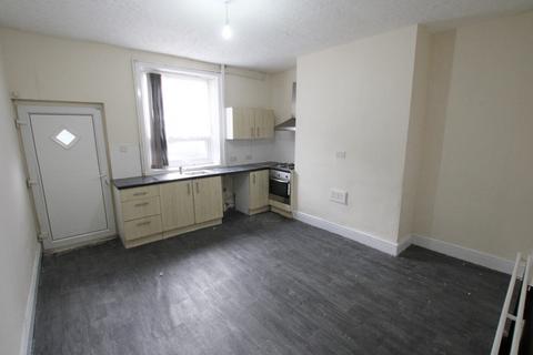 2 bedroom terraced house to rent, Princess Street, Nelson