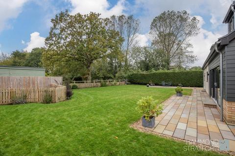 5 bedroom detached house for sale, Wymondham Road, Bunwell