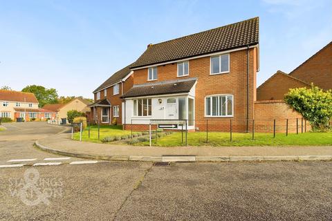 3 bedroom detached house for sale, Peacock Chase, Wymondham