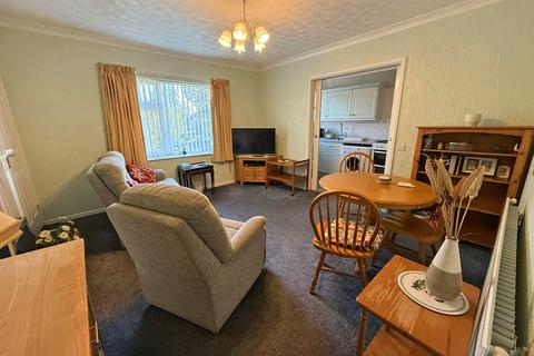 2 bedroom flat for sale, Danes Dyke, Scarborough YO12